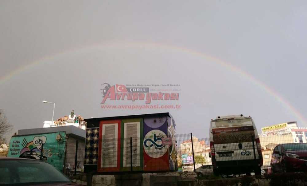 Önce Yağmur Sonra Gökkuşağı