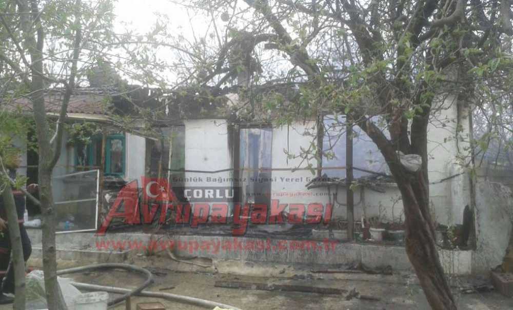 Sobadan Çıkan Yangın Yaşlı Çifti Evsiz Bıraktı