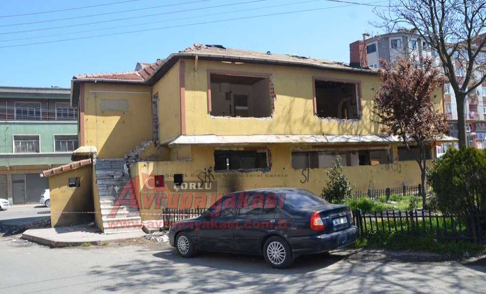 Boşaltılan Muhtarlıklar Yıkılıyor