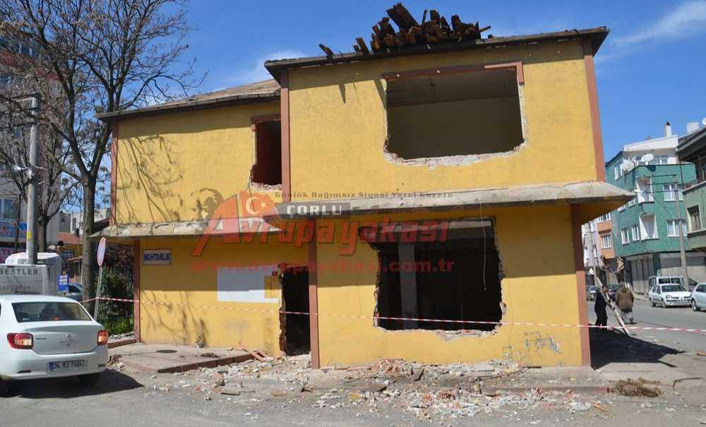 Boşaltılan Muhtarlıklar Yıkılıyor