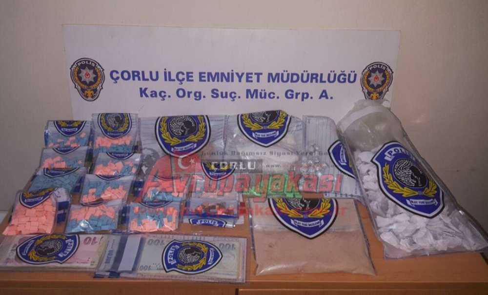 Çorlu Kom'dan Uyuşturucu Satıcılarına Baskın