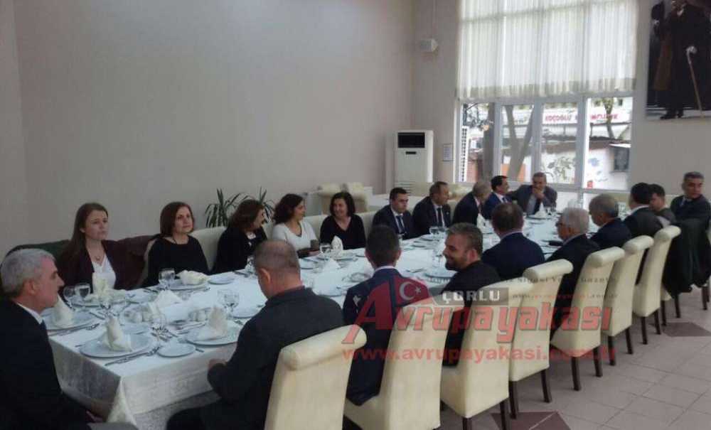 Çorlu Tapu Müdürü Hüseyin Erdoğan İçin Veda Yemeği Düzenlendi