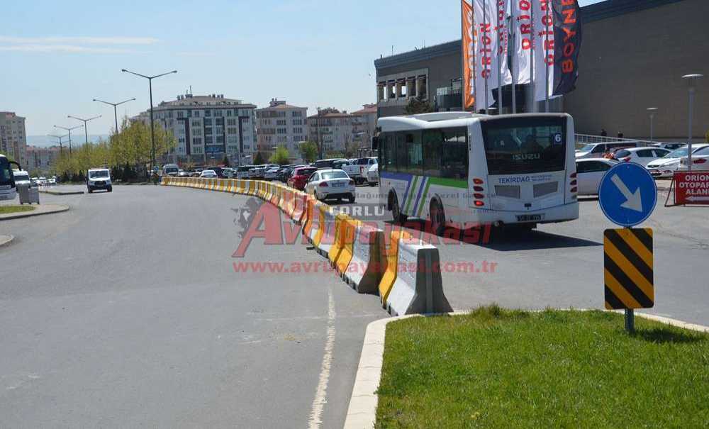 Kavşağa Beton Bariyer