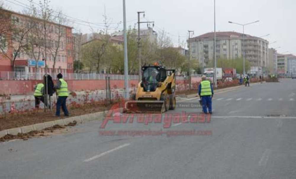 Bülent Ecevit Bulvarı'nda Çalışmalar Devam Ediyor