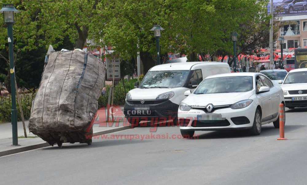 Çek Çekçiler Yine Caddelerde