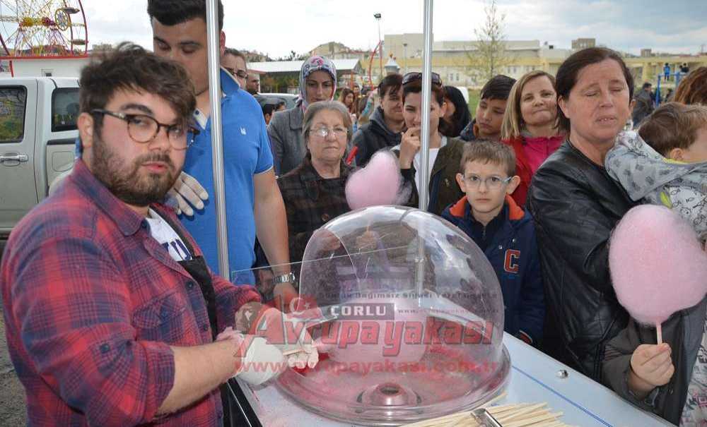 Çorlu Belediyesi Çocukları Sevindirdi