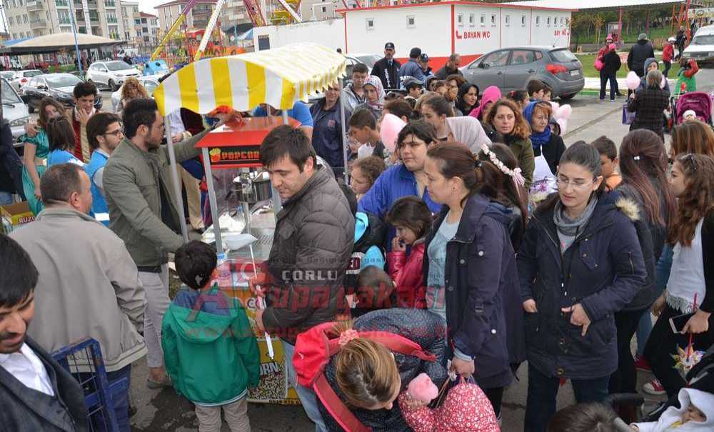 Çorlu Belediyesi Çocukları Sevindirdi