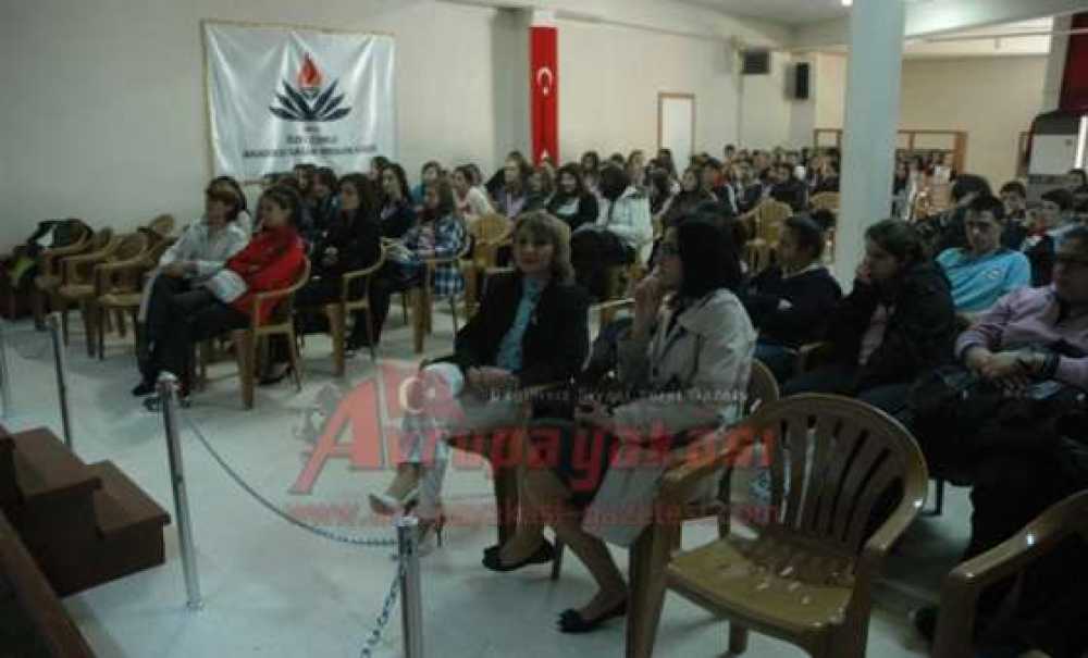 Sağlık Koleji`nden Sağlık Haftası Konferansı