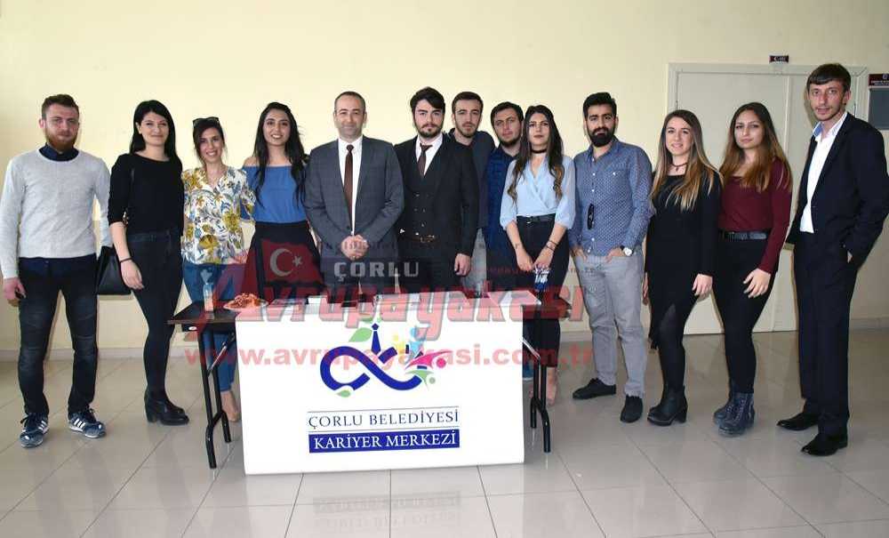 Kariyer Merkezi Kariyer Günlerinde Öğrencilerle Buluştu