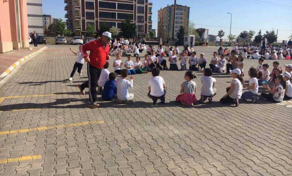 Kaymakam Kılıç Öğrencilerle Spor Yaptı