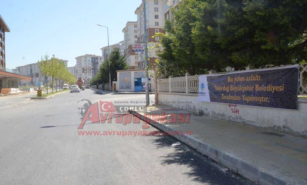 Büyükşehirden Pankartlı Hizmet