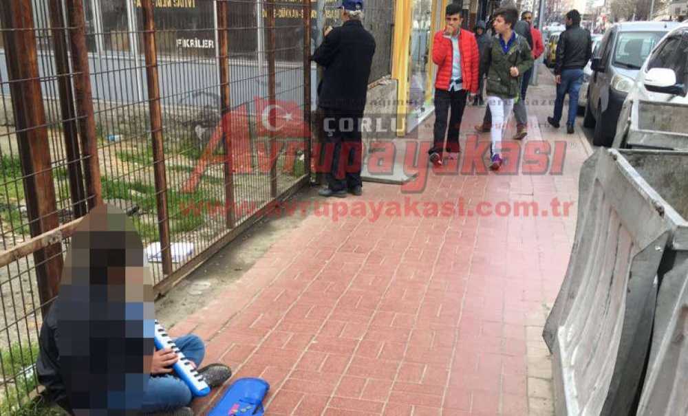 Çocuk Dilenciler Çorlu Sokaklarında