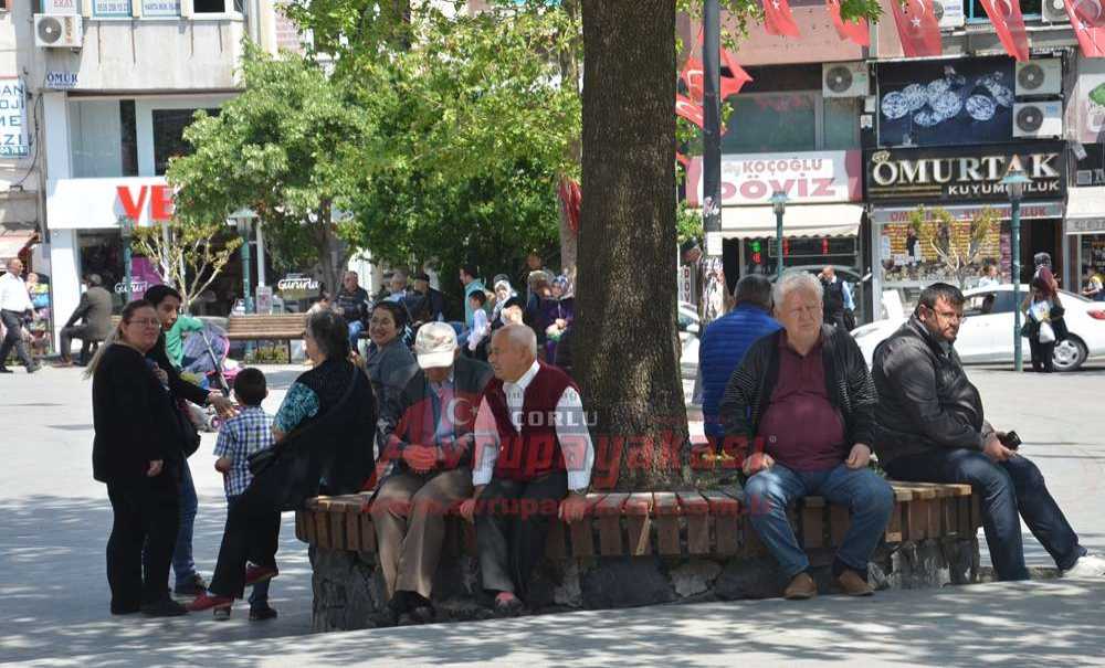 Güneşi Gören Kendini Dışarı Attı