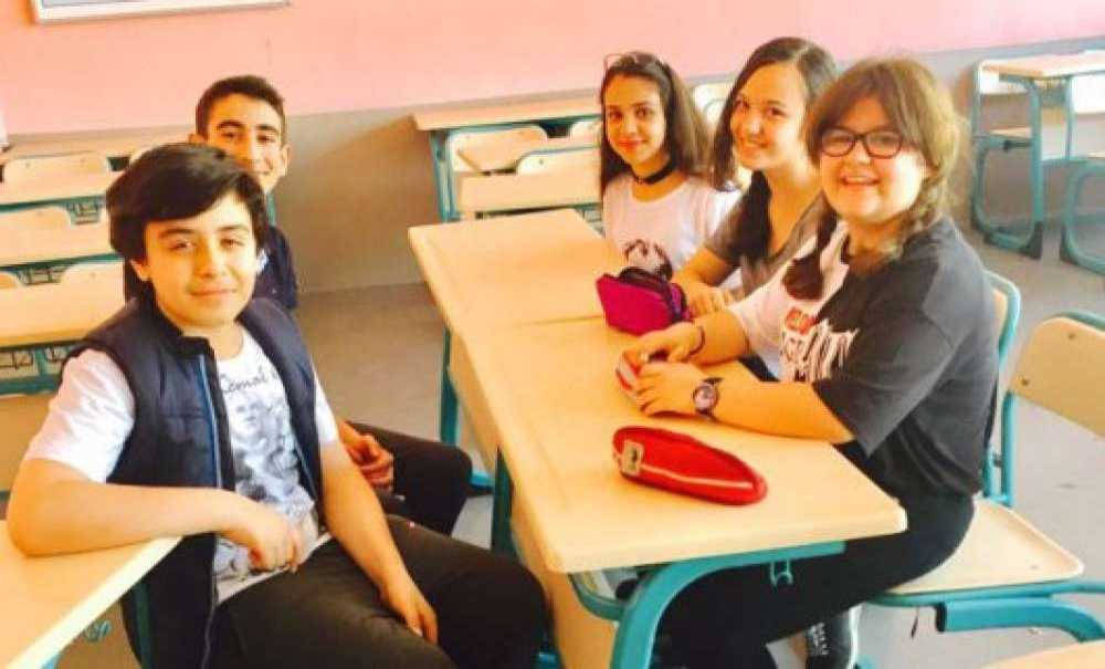 Her Kitap Yeni Bir Dünya Projesi Sınavı Yapıldı