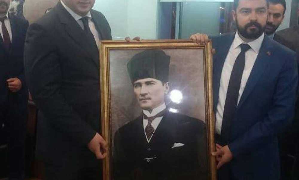 Ülkü Ocaklarından Mhp'nin Yeni Yönetimine Ziyaret