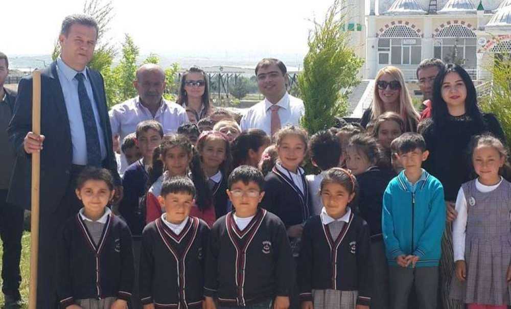 Ergene İlkokulu'ndan Okul Ağaçlandırma Projesi
