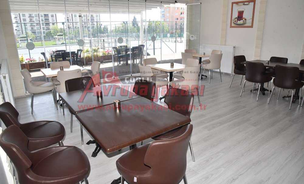 Kitap Kafe'nin Ardından Tenis Kafe De Açıldı