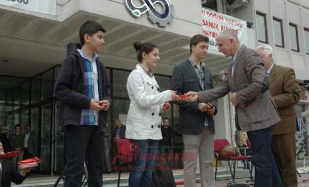 Yarışma Müftülükten Hediyeler Belediyeden