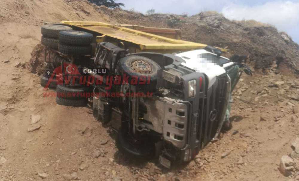 Devrilen Kamyonun Sürücüsü Öldü