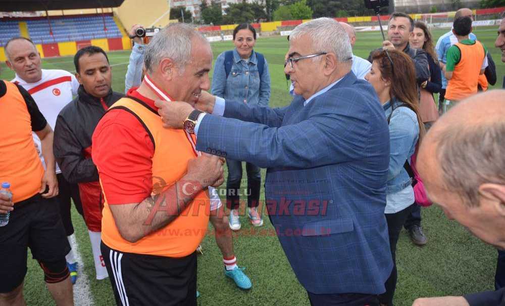 Protokol Ve Basın Futbol Maçında Ter Döktü