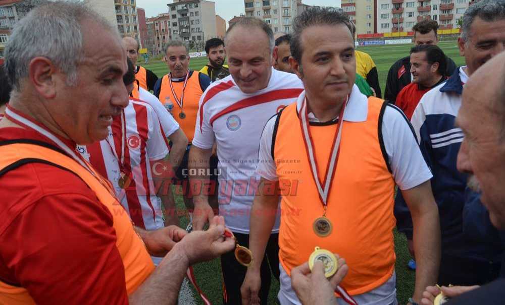 Protokol Ve Basın Futbol Maçında Ter Döktü