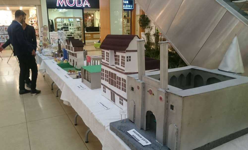 Öğrenciler 4 Yıla Sığdıramadıklarını Sergiledi