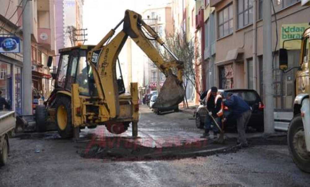 Bozulan Yollar Yamalanıyor