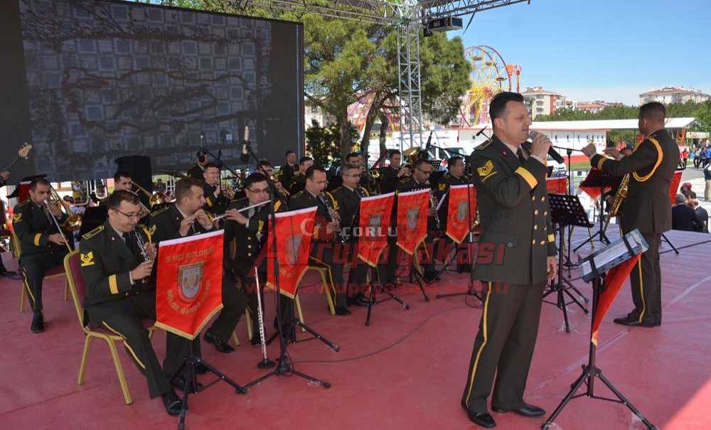 19 Mayıs'a Coşkulu Kutlama