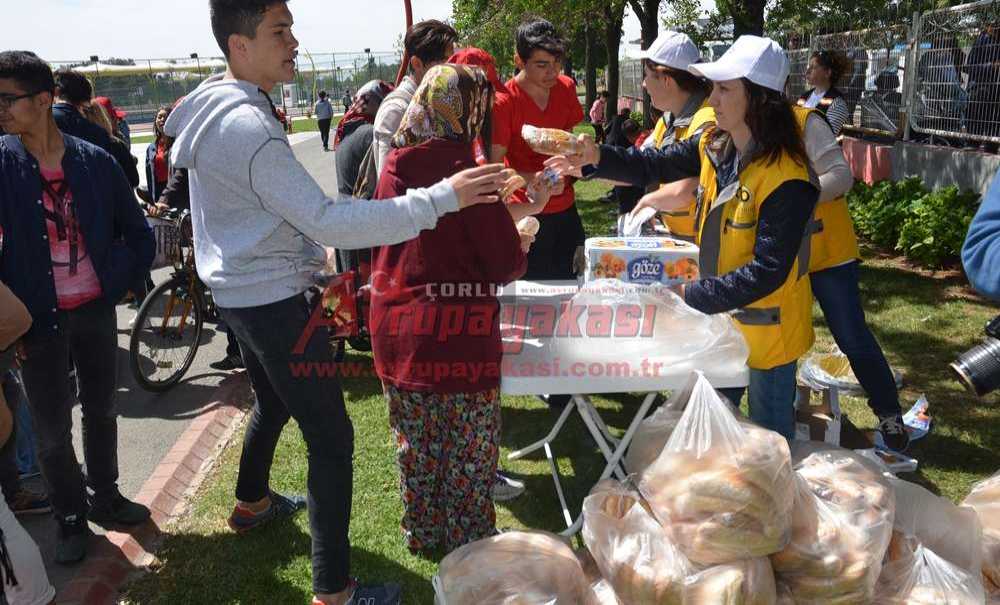 19 Mayıs'a Coşkulu Kutlama