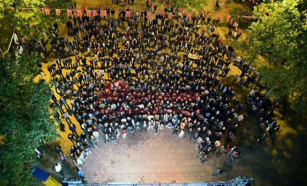 Dev Zafere Dev Ekran