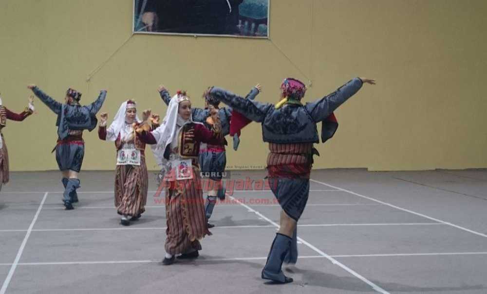Halk Eğitimi Merkezinden Halk Oyunları Şöleni