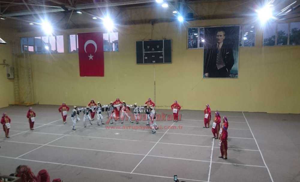 Halk Eğitimi Merkezinden Halk Oyunları Şöleni