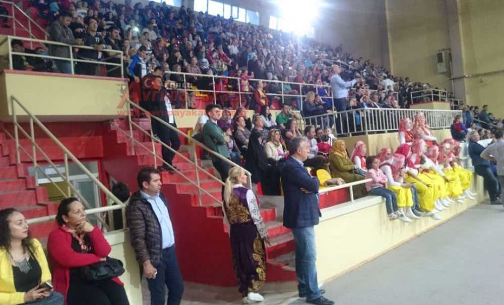 Halk Eğitimi Merkezinden Halk Oyunları Şöleni