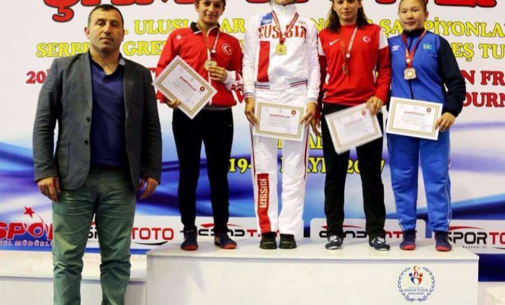 Milli Güreşçiler Başarıya Doymuyor