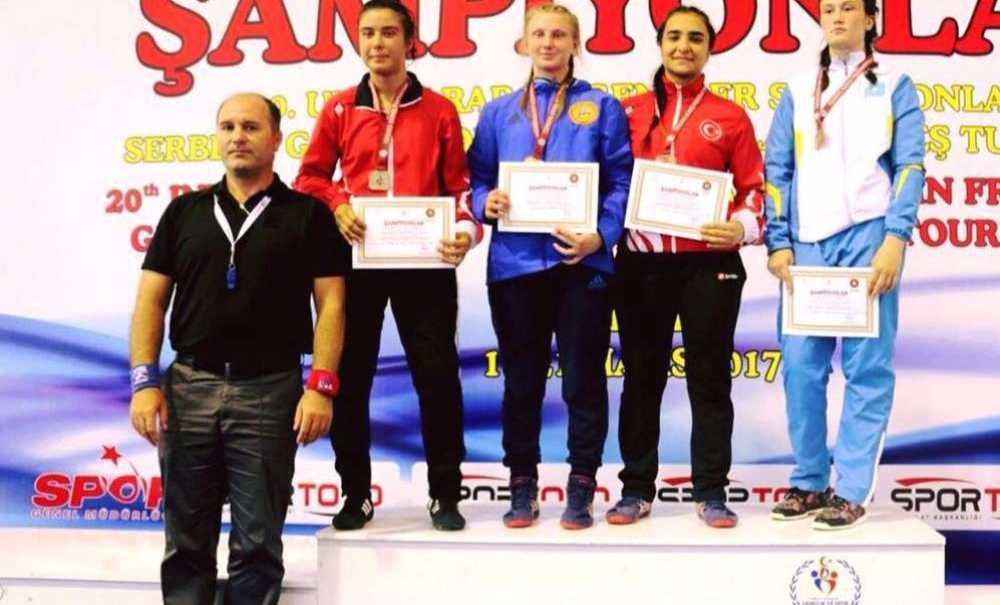 Milli Güreşçiler Başarıya Doymuyor