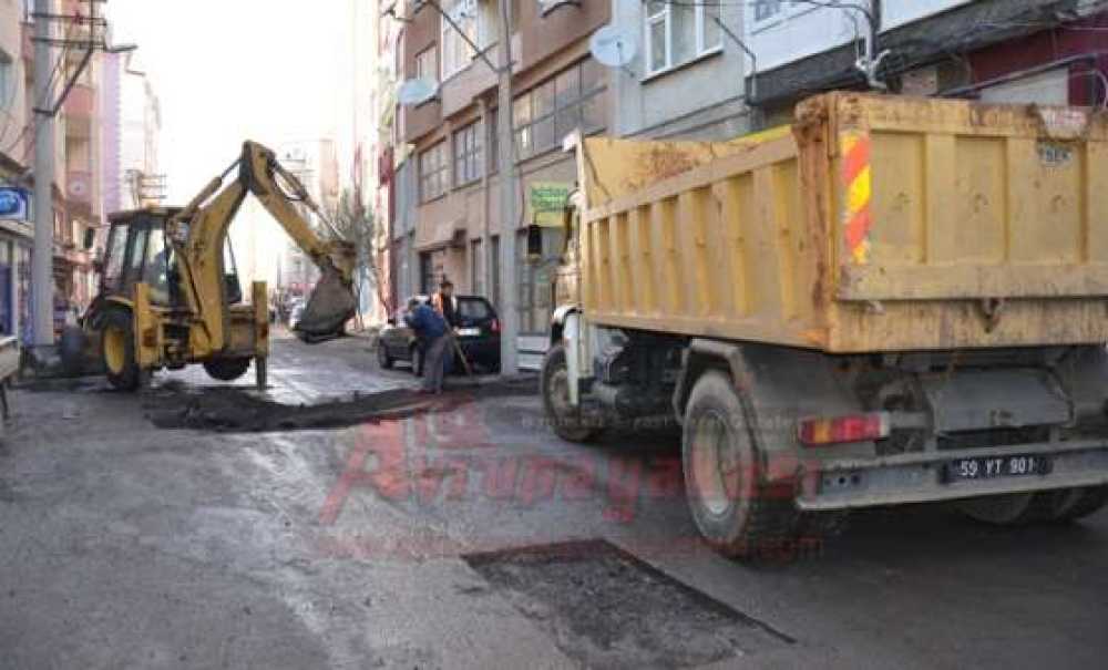 Bozulan Yollar Yamalanıyor