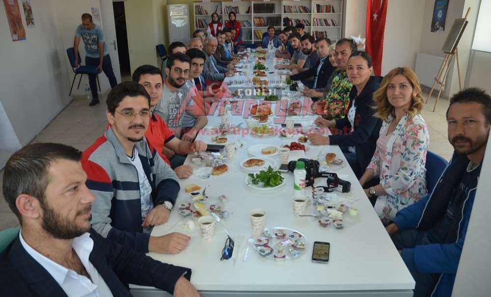 Gençlik Merkezi İmrendiriyor