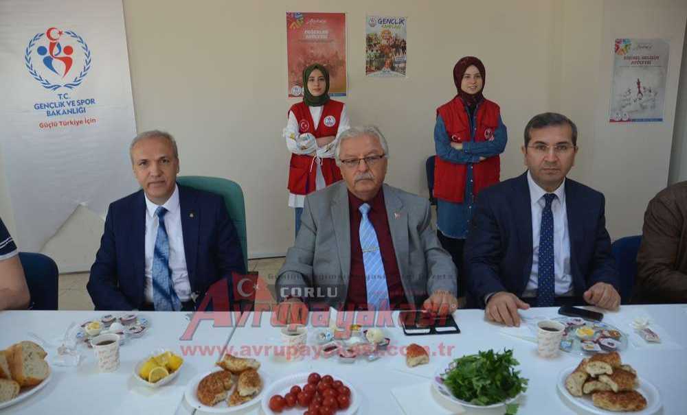 Gençlik Merkezi İmrendiriyor