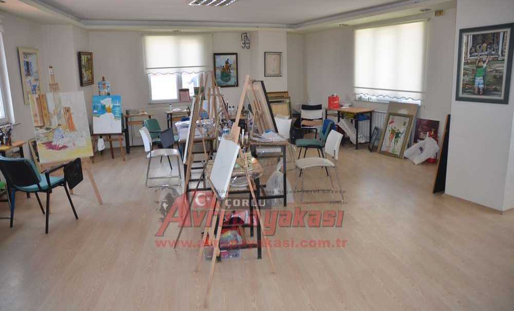 Gençlik Merkezi İmrendiriyor