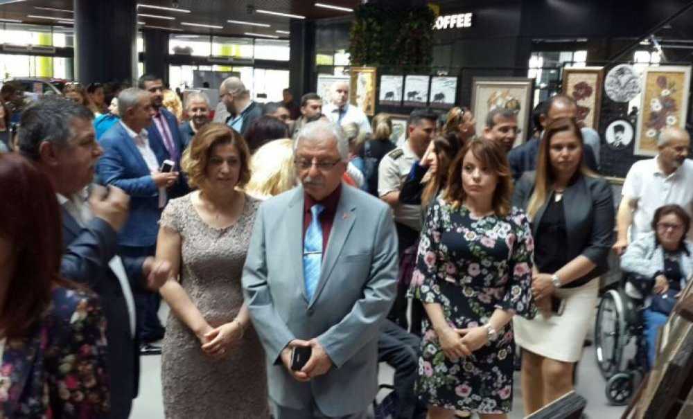 Çorlu Halk Eğitimi Merkezi'nden Işığın Renklerle Dansı Sergisi