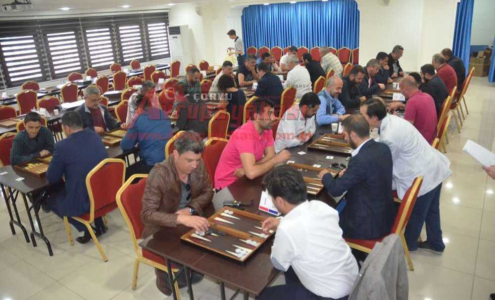 Çorlu'da Tavla Turnuvası Düzenlendi