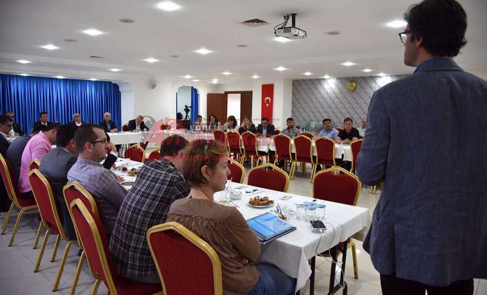 Başkan Baysan Meclis Üyelerine Kent Parkı Projesini Anlattı