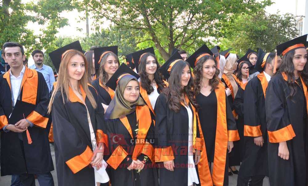 Çorlu Mühendislik Fakültesi'nden Mezuniyet Töreni