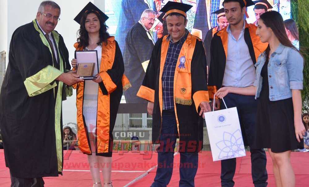 Çorlu Mühendislik Fakültesi'nden Mezuniyet Töreni