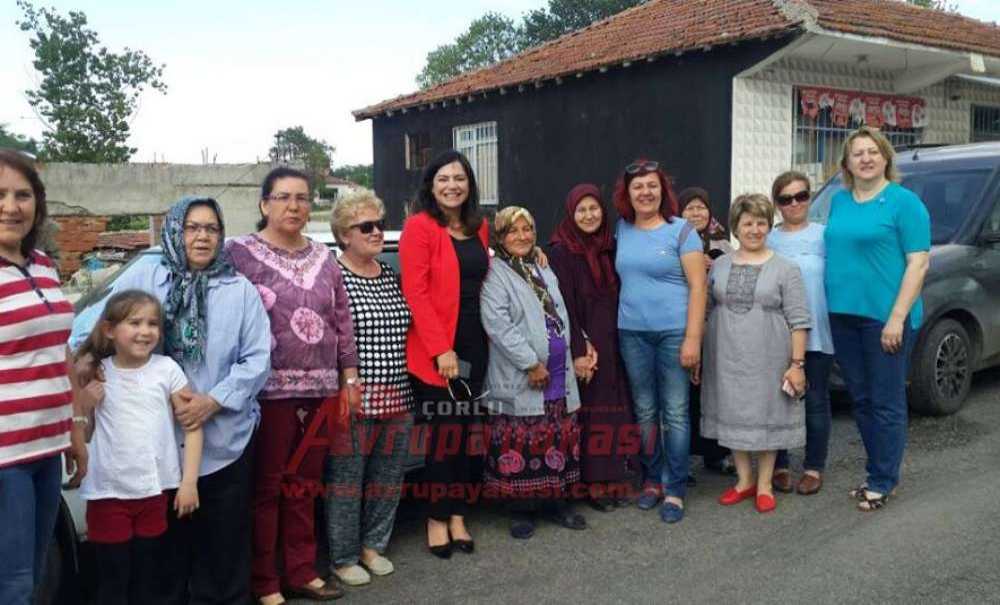 Vatandaş Mahallesine Atatürk Büstü Yaptırdı