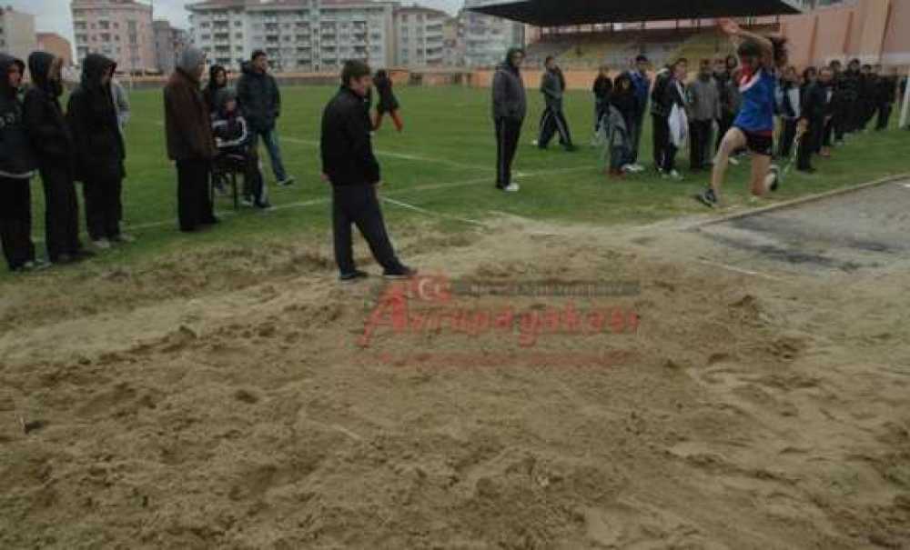 Okullar Arası Puanlı Atletizm Yarışmaları Başladı