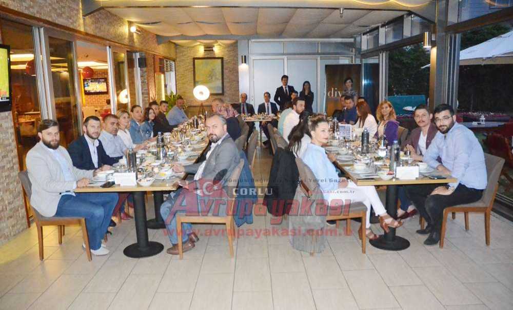 Divan Otel'den Gazetecilere İftar