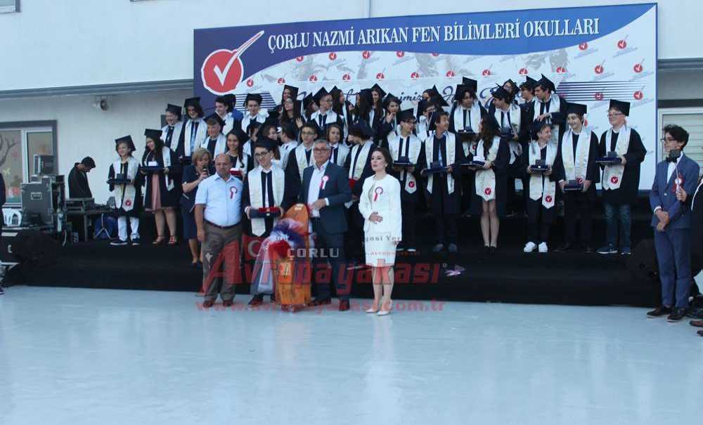 Özel Çorlu Nazmi Arıkan Fen Bilimleri Okulu'ndan Mezuniyet Töreni