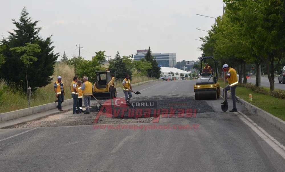 Çorlu Belediyesi'nden Sanayi Yollarına Asfalt