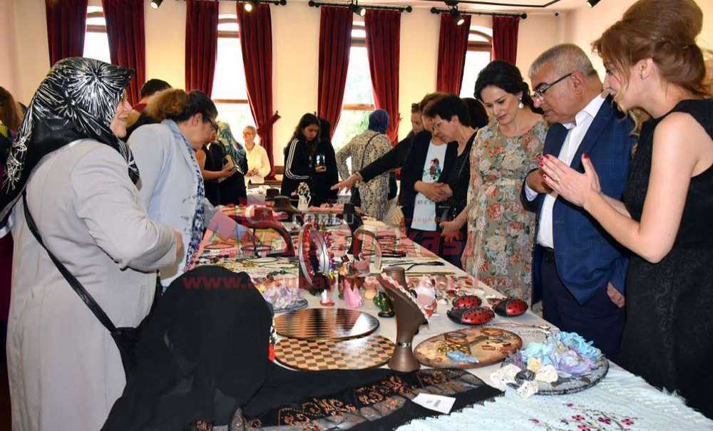 Belediye Kursiyerlerinden Yılsonu Sergisi